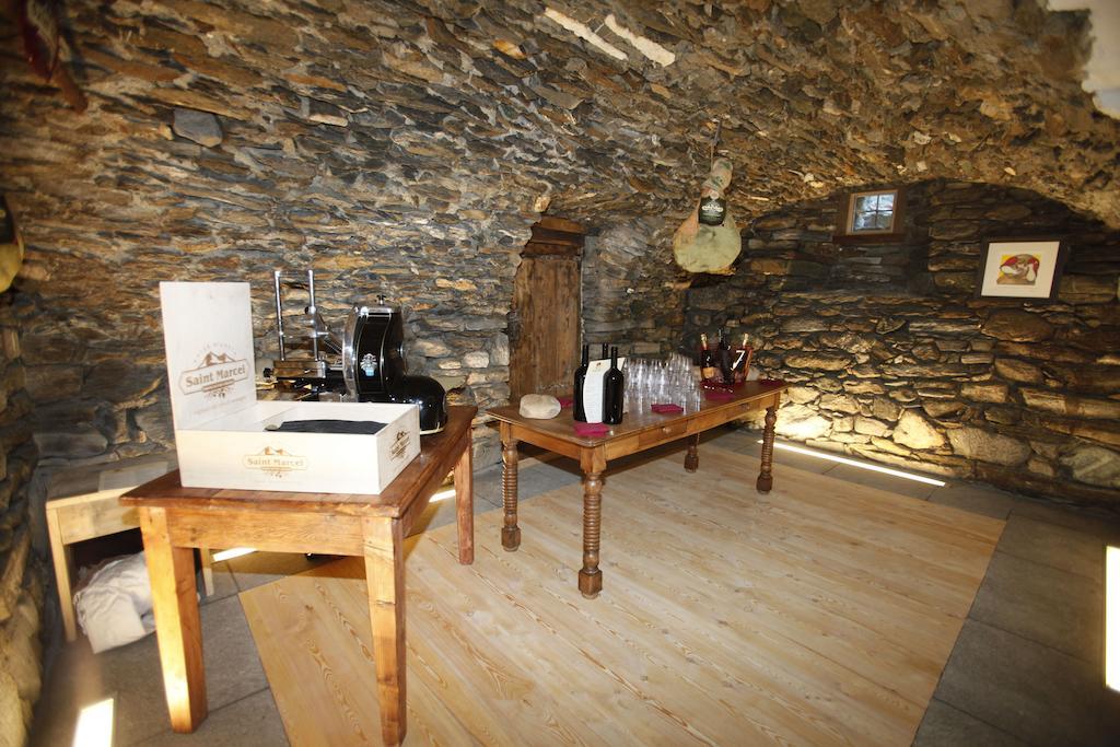 Les Plaisirs D'antan